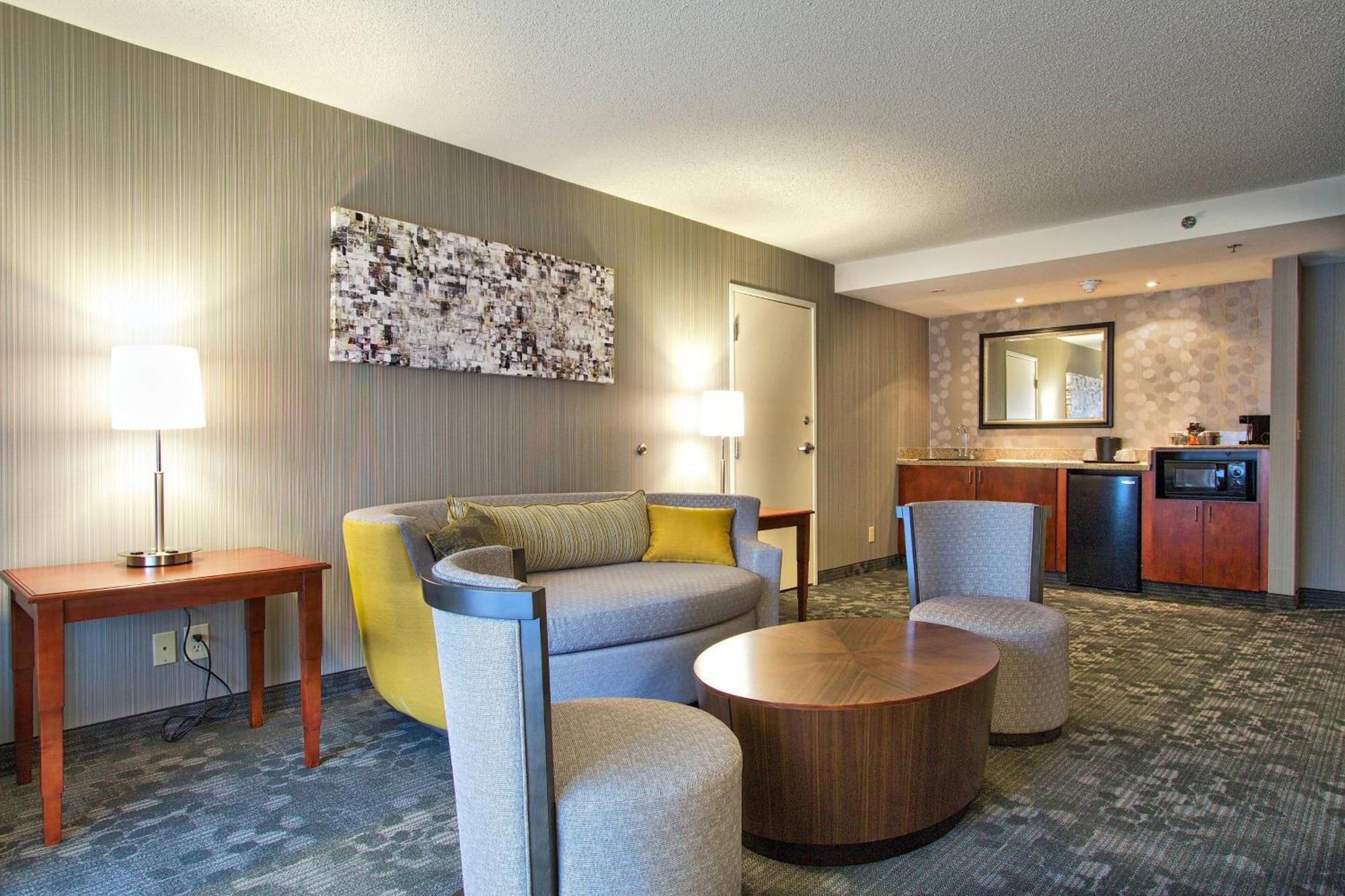 คอร์ทยาร์ด แบล็กส์เบิร์ก Hotel ภายนอก รูปภาพ