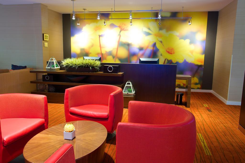 คอร์ทยาร์ด แบล็กส์เบิร์ก Hotel ภายนอก รูปภาพ